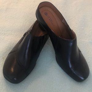 Ladies slip on